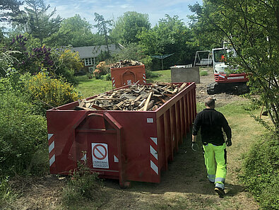 container til opbevaring af nedbrydningsmateriale